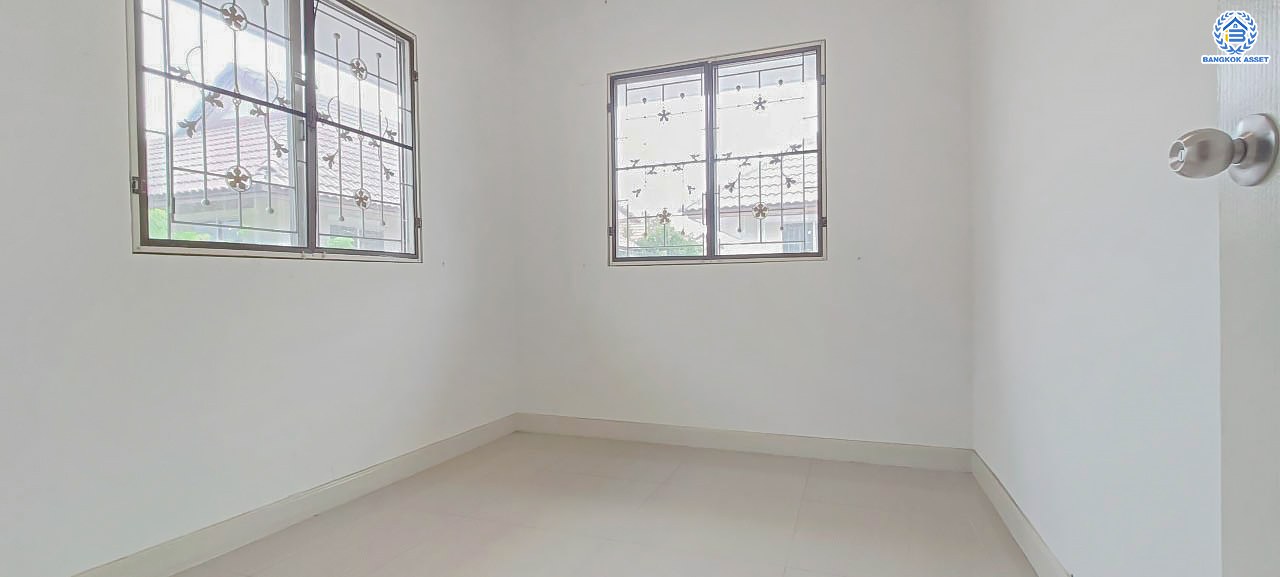 *****ทาวน์เฮ้าส์มือสองปทุมธานี โครงการ พฤกษาD คลองสาม เนื้อที่กว้างเกือบ 24 ตร.ว. ฟังก์ชัน 3 ห้องนอน 2 ห้องน้ำ 2 ที่จอดรถ หน้ากว้างมีพื้นที่ เป็นหลังมุมกลับรถ บนทำเลเชื่อมต่อ ถนนคลองหลวง ใกล้รถไฟฟ้าสายสีแดง "สถานีรังสิต" และจุดขึ้นทางด่วน "วงแหวนรอบนอกตะวันออก-รังสิตคลอง5"